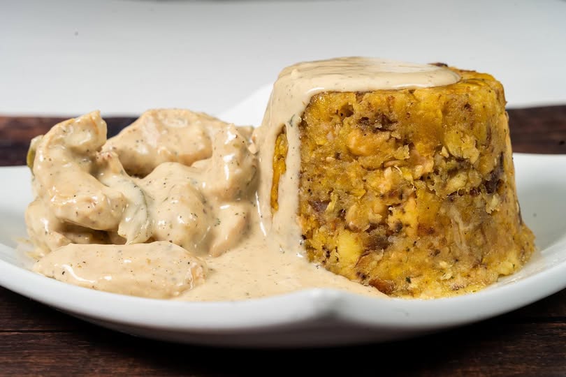 POLLO EN SALSA BLANCA